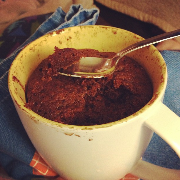 Photo d'un mug cake au chocolat